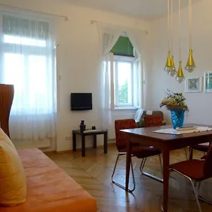 Aparthotel Maximillian Wenen